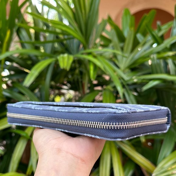 Michael Kors COOPER Large Tech Zip Around Wallet Jacquard MK Navy Multi - Picture 5 of 12